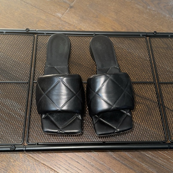 Women’s bottega slides - Picture 2 of 8